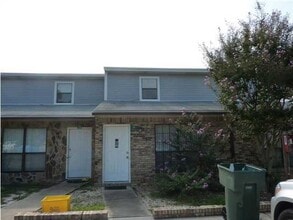 Building Photo - 136 Alder Ave SE