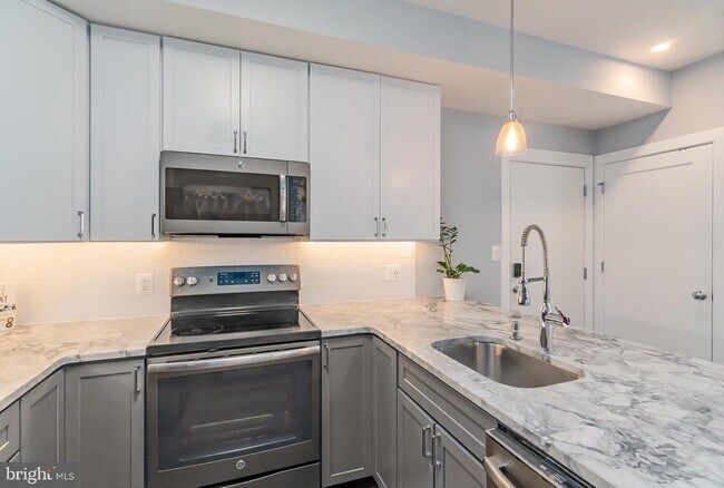 Foto del edificio - 1340 Nicholson St NW