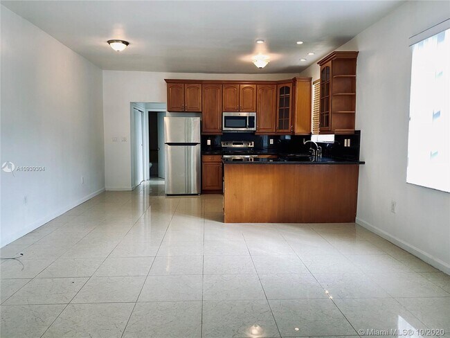 Foto del edificio - 3433 Garden Ave