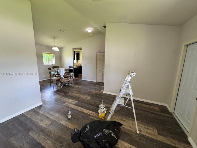 Foto del edificio - 855 W Davis Pkwy