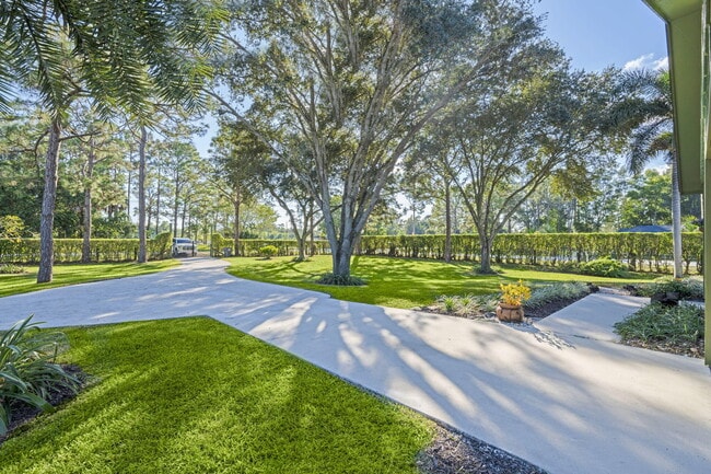 Foto del edificio - 11989 Persimmon Blvd