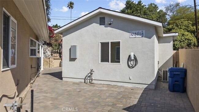 Foto del edificio - 10801 1/2 Wescott Avenue Unit