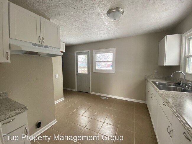 Foto del edificio - 3 br, 1 bath House - 4605 Woodcroft Avenue
