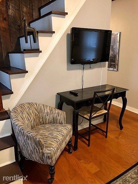 Building Photo - 2 br, 1 bath House - 15 West Jones Lane CH