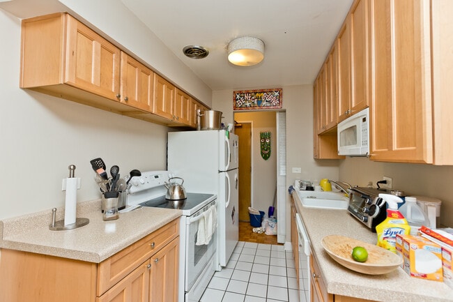 Building Photo - 420 W Aldine Ave