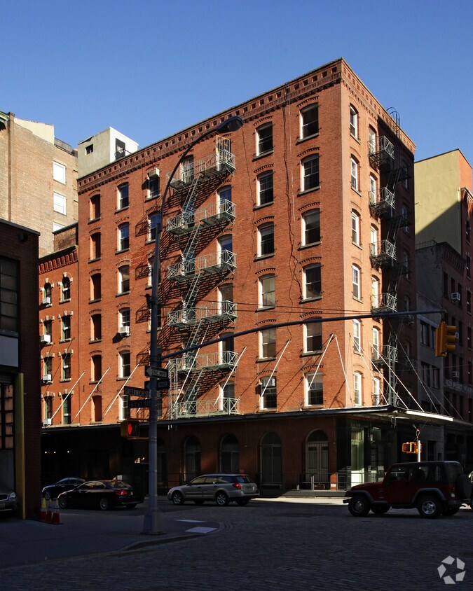 Foto principal - 424 Greenwich St