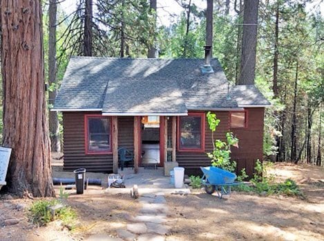 Building Photo - Charming Woodland Cabin Rental in Twain Harte