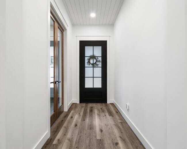Foto del edificio - 245 E Blue Heron Dr