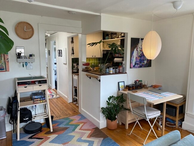 Building Photo - 49 Brimmer St