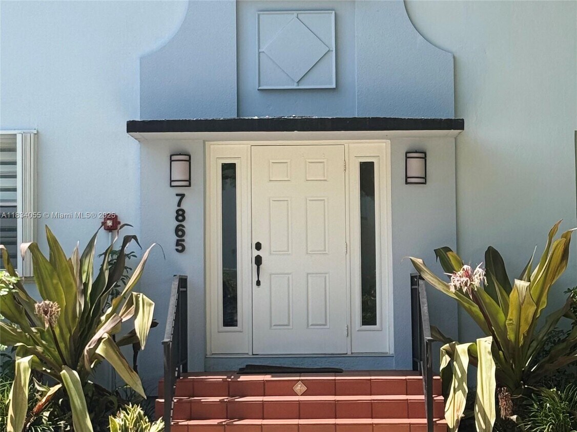 Foto principal - 7865 SW 57th Ave