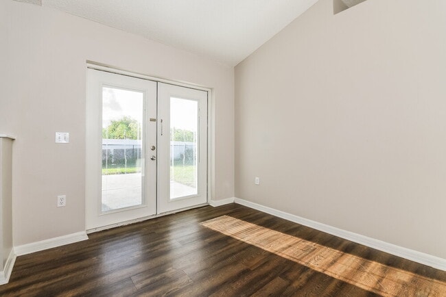 Building Photo - 813 Albi Ct