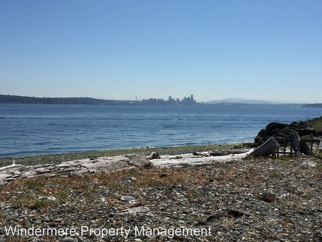 Building Photo - 2 br, 2 bath House - 7700 NE Yeomalt Pt. Dr.