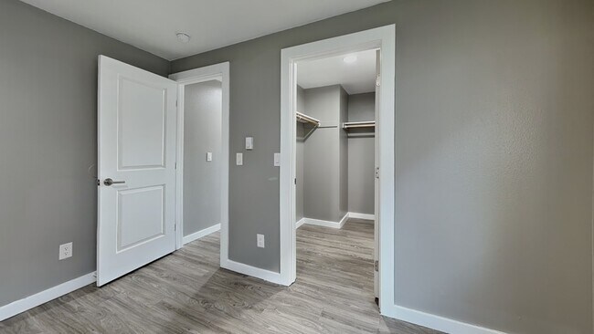 Foto del edificio - 1105 S Woodlawn St