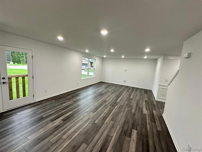 Foto del edificio - 9153 Dogwood Ln