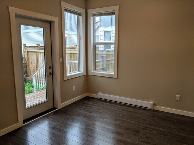 Photo du bâtiment - 1610-1688 88 Ave