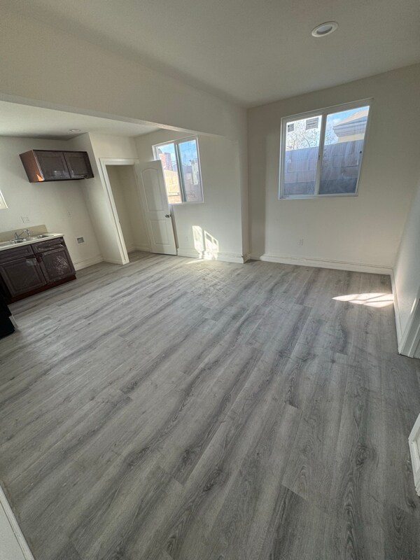 Foto del edificio - 6687 San Homero Way