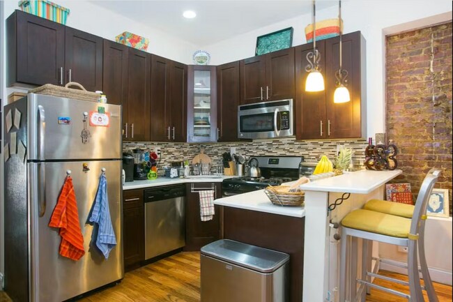 Kitchen - 312 Weirfield St