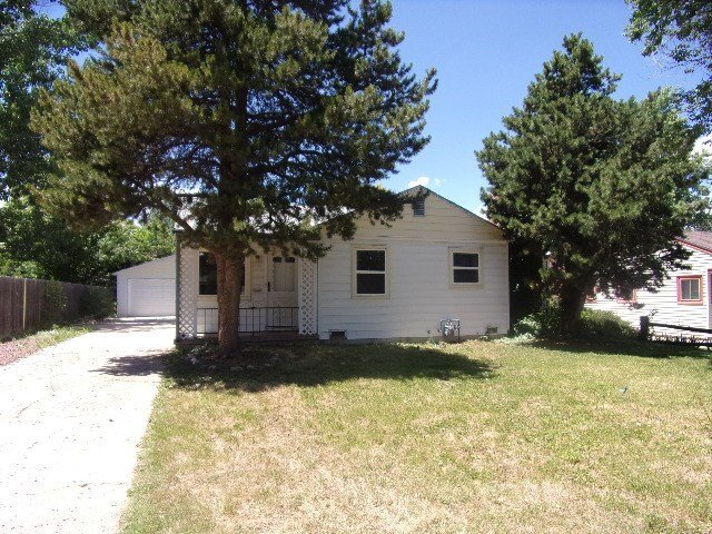 Primary Photo - South Denver Ranch Style Home! (27JA)