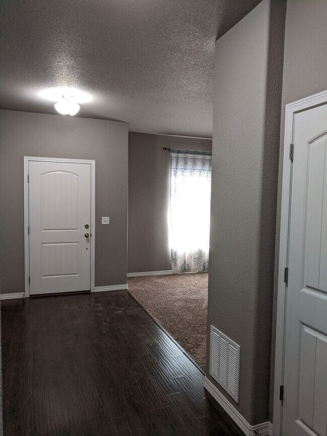 Building Photo - Open layout two-story home