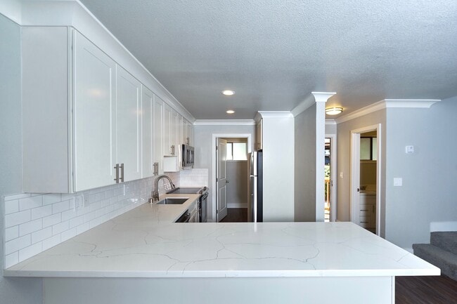 Building Photo - 5054 Wilder Dr