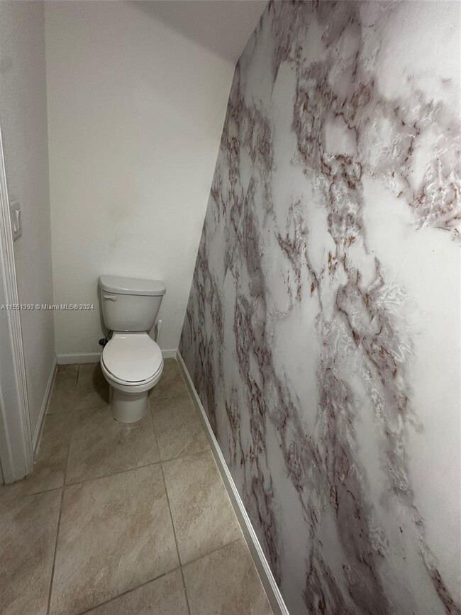 Foto del edificio - 2810 NW 181st St