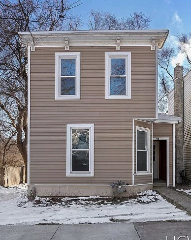 Foto del edificio - 710 Clancy Ave NE