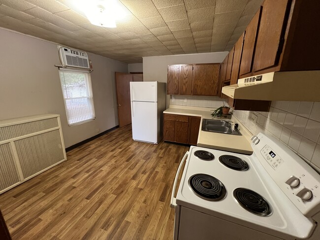 Kitchen - 502 W Jackson St