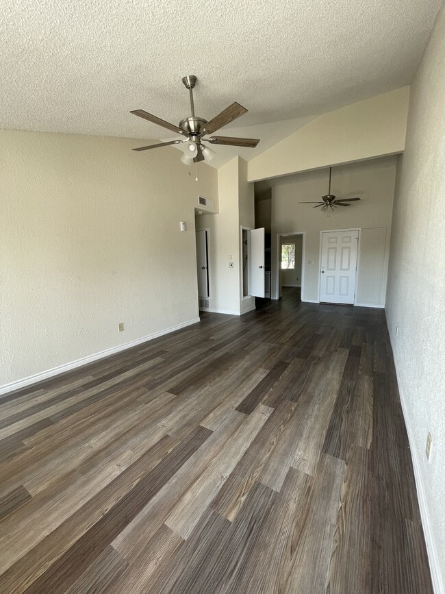 Building Photo - 845 Montera Rd