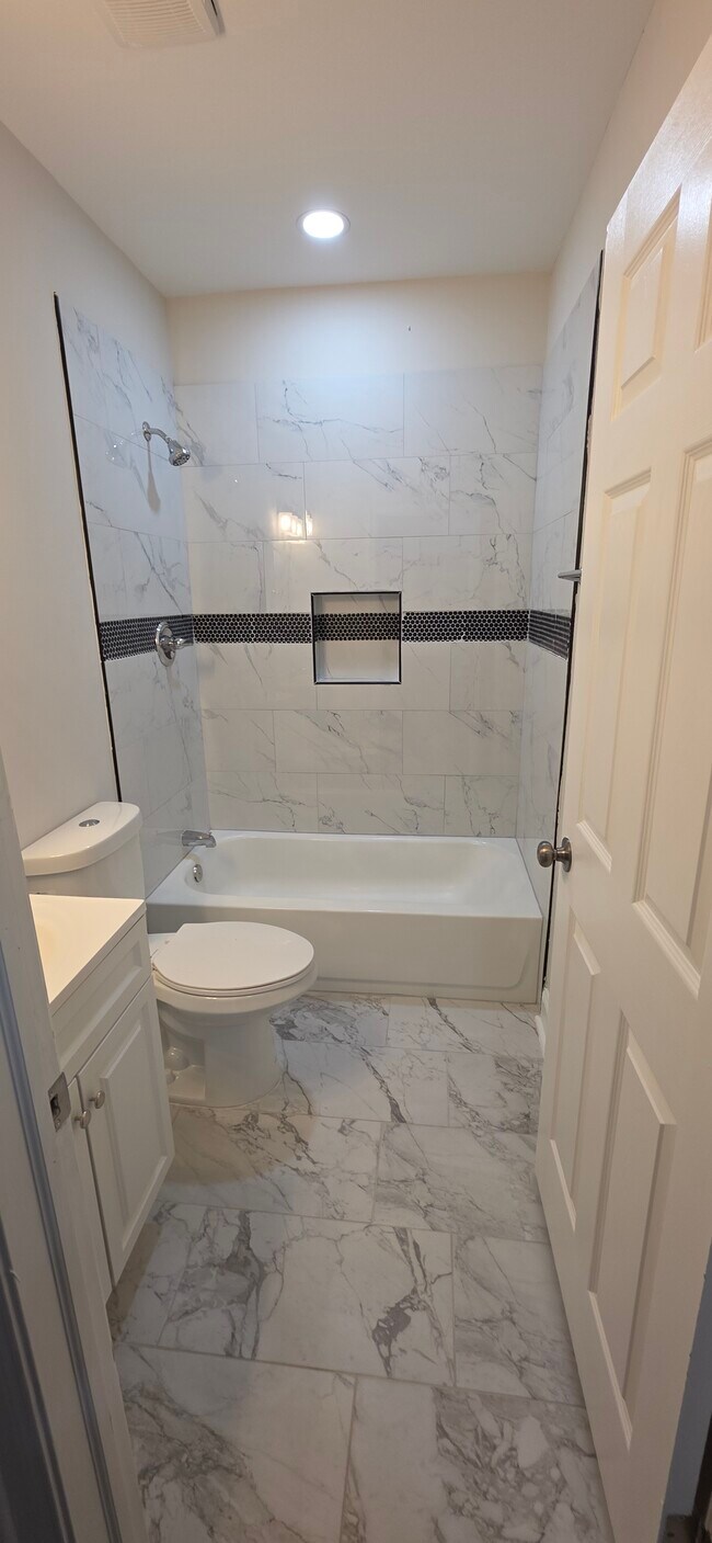Foto del edificio - 415 E 21st St