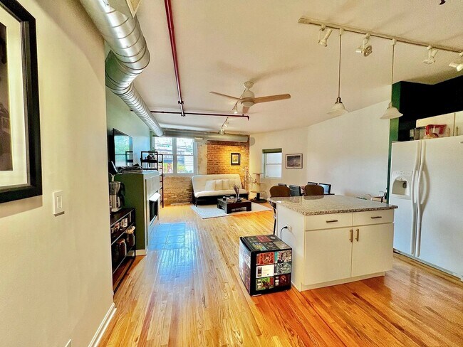 Foto del edificio - 1834 Ridge Ave