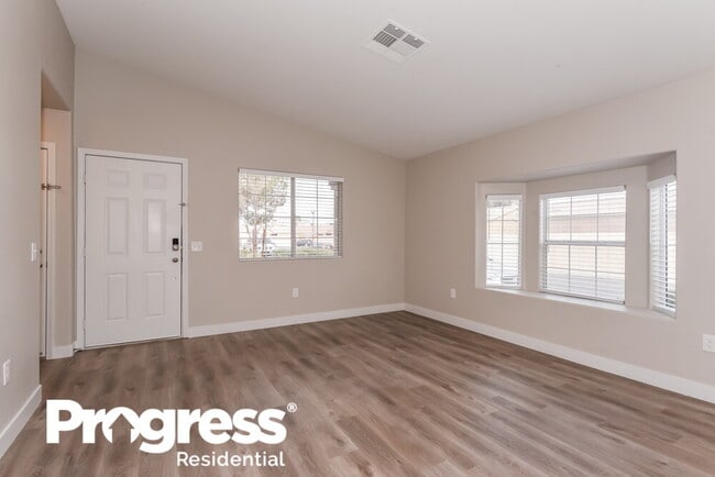 Foto del edificio - 5225 Panguitch Dr