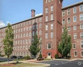 Building Photo - 52 Lawrence Dr