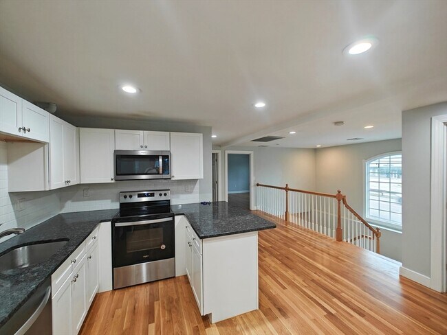 Foto del edificio - 548 Worcester St