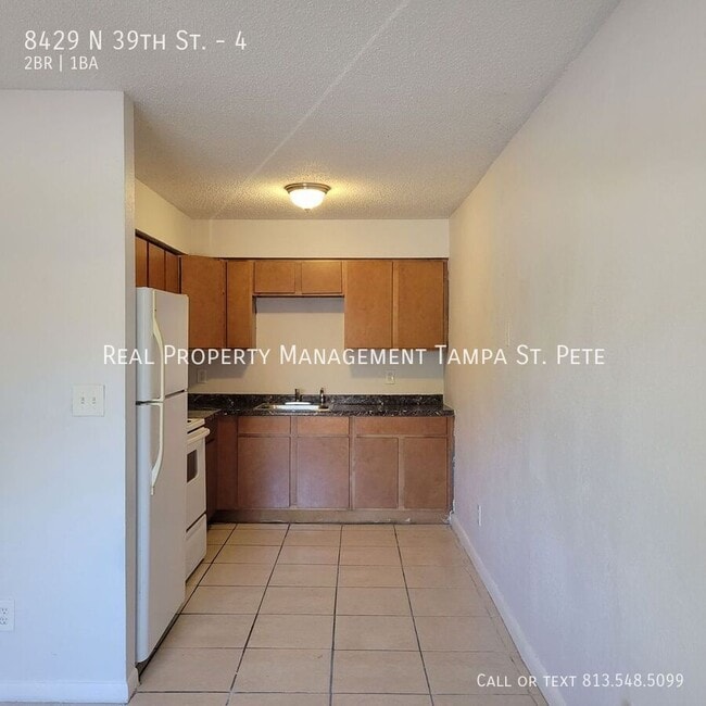 Foto del edificio - 8429 N 39th St