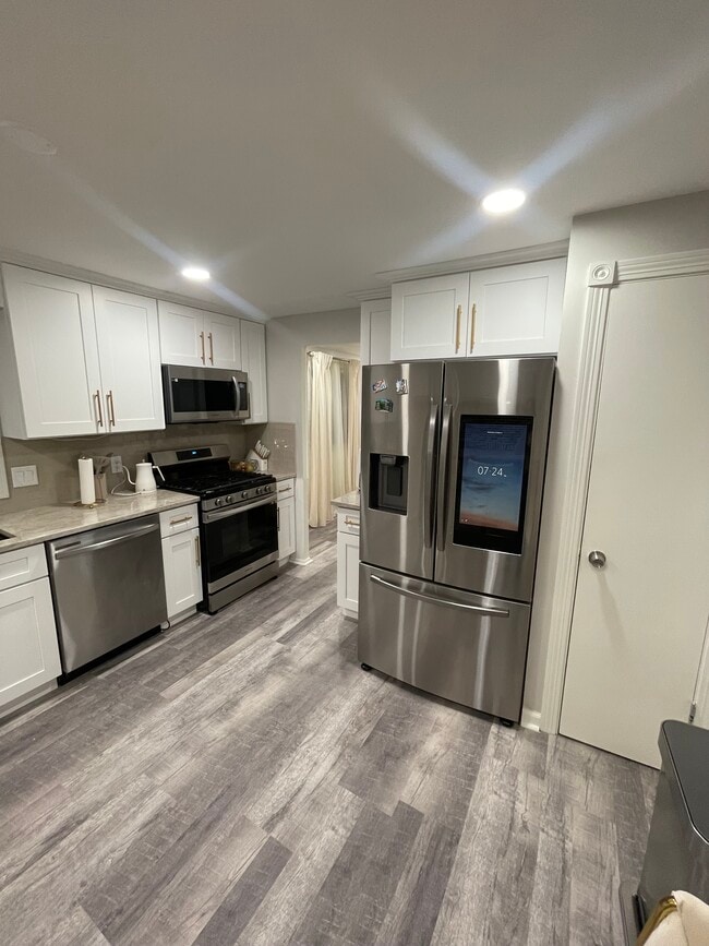 Building Photo - 6209 Brighton Dr