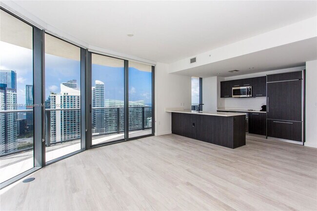 Foto del edificio - 45 SW 9th St