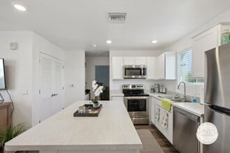 Building Photo - 12945 W Greenway Rd