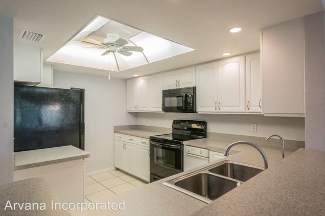Building Photo - 2 br, 2.5 bath Apartment - 9100 Park Blvd #6