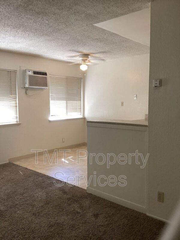 Building Photo - 2743 2nd Ave