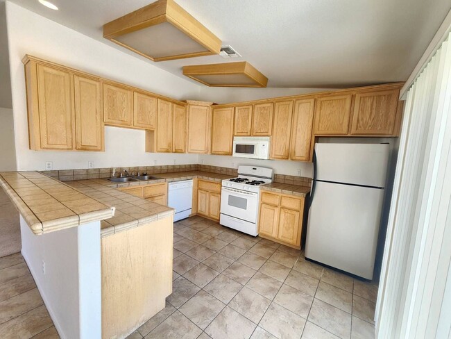 Building Photo - COMING SOON!!! 3 Bedroom Home in 29 Palms