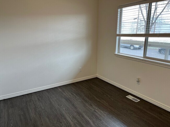 Foto del edificio - Fantastic Murray 3 Bedroom Townhome!