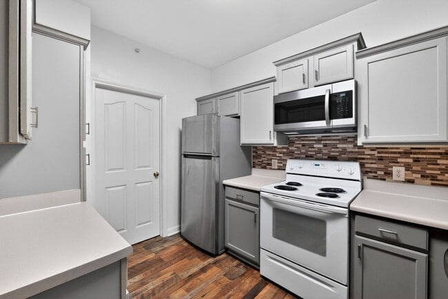 Foto del edificio - 16324 Redstone Mountain Ln