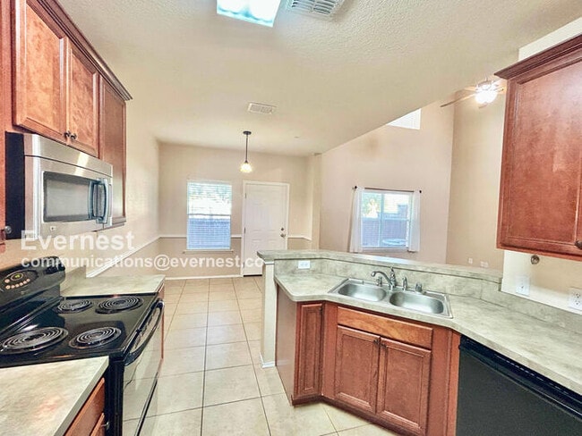 Building Photo - 8521 Brunswick Dr