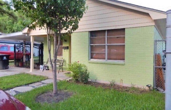 Foto del edificio - 4510 Pecan Park Cir