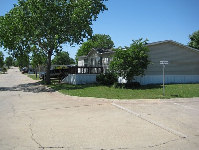 Building Photo - Willow Terrace