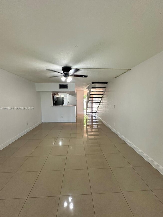 Building Photo - 9250 Fontainebleau Blvd