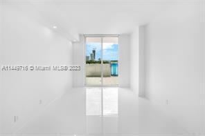 Building Photo - 2 br, 2 bath Condo - 2525 SW 3rd Ave Apt 609