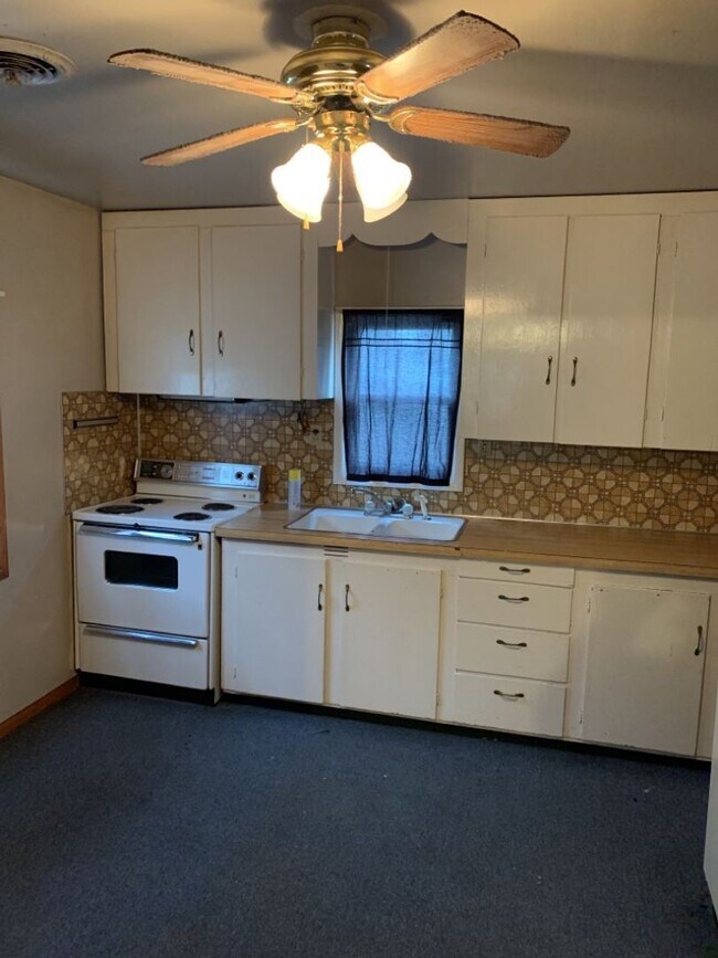 Foto del edificio - 2 br, 1 bath House - 621 4th Street