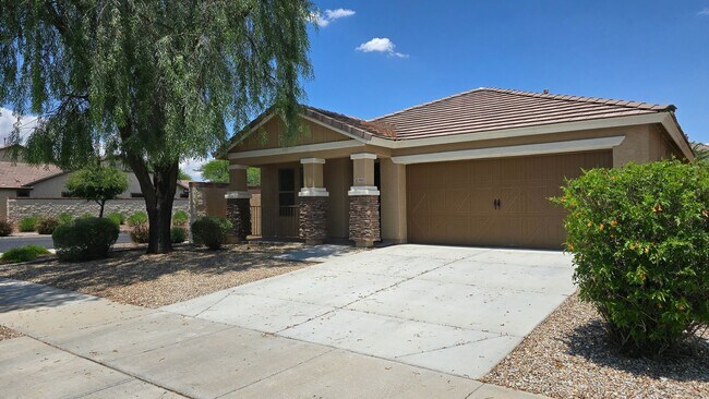 Foto del edificio - Excellent Corner Lot Home!  Mostly tile fl...