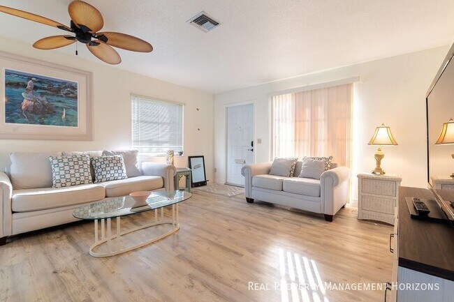 Foto del edificio - 2169 Pueblo Cir